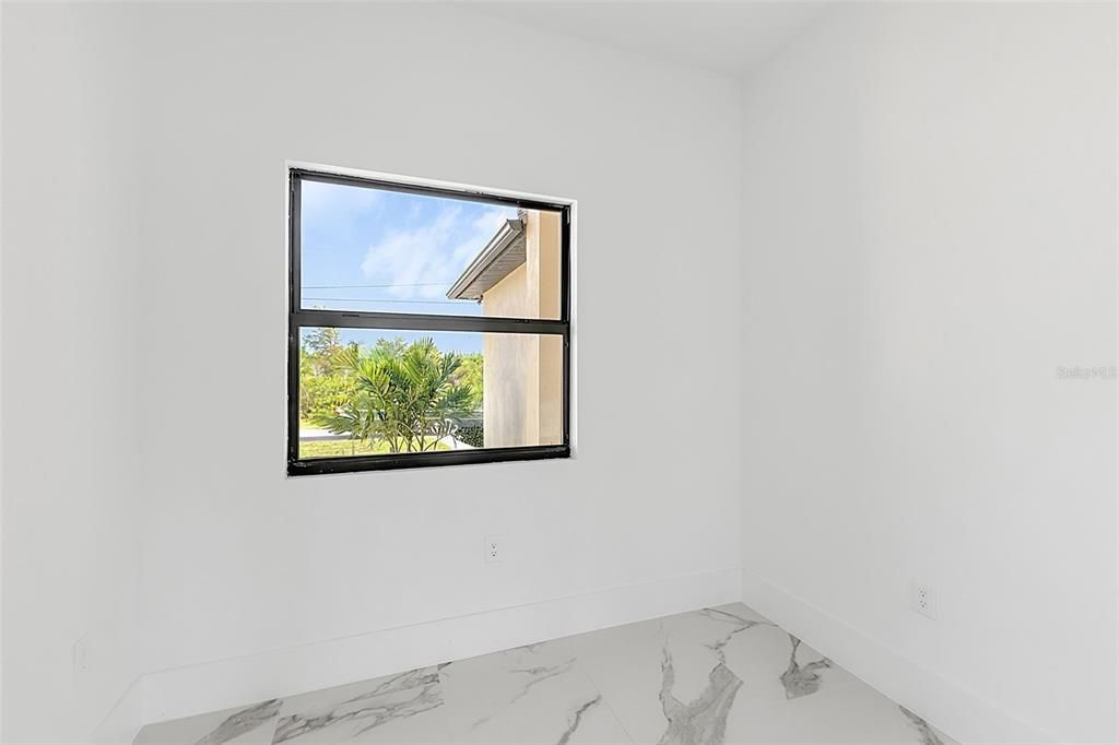 En Venta: $1,179,080 (4 camas, 3 baños, 2162 Pies cuadrados)