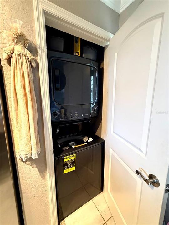 For Sale: $215,000 (2 beds, 2 baths, 960 Square Feet)