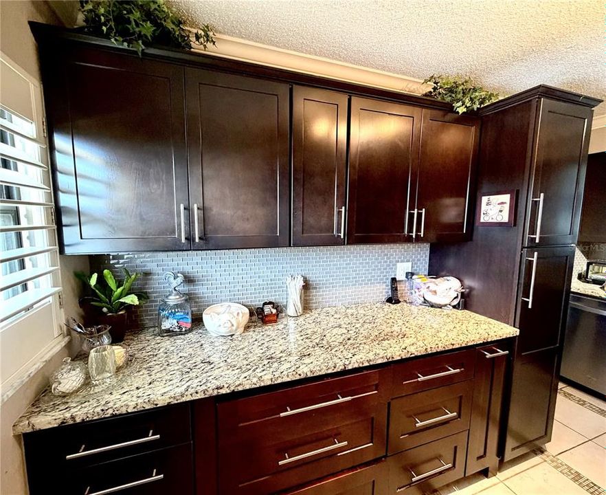 For Sale: $215,000 (2 beds, 2 baths, 960 Square Feet)