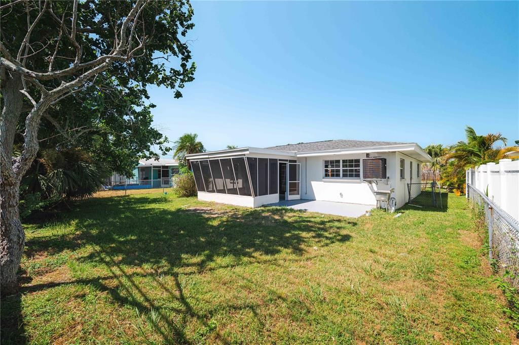 For Rent: $2,950 (3 beds, 2 baths, 1346 Square Feet)