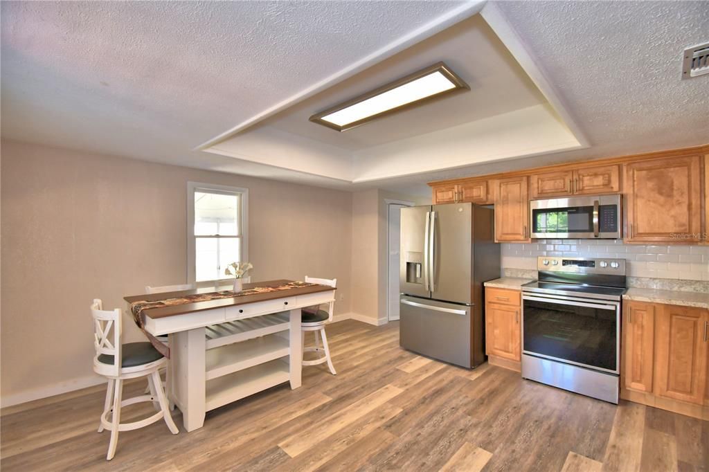For Sale: $275,000 (3 beds, 2 baths, 1476 Square Feet)