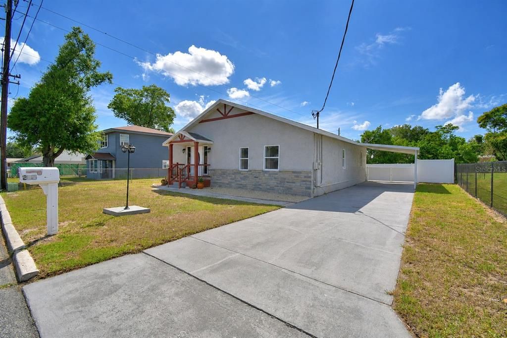 For Sale: $275,000 (3 beds, 2 baths, 1476 Square Feet)