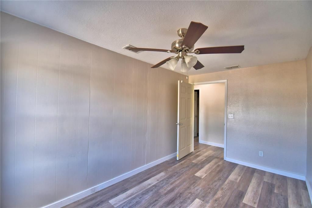 For Sale: $275,000 (3 beds, 2 baths, 1476 Square Feet)