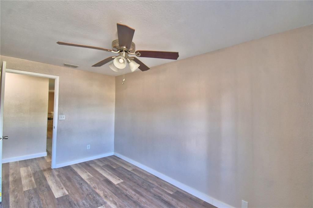For Sale: $275,000 (3 beds, 2 baths, 1476 Square Feet)