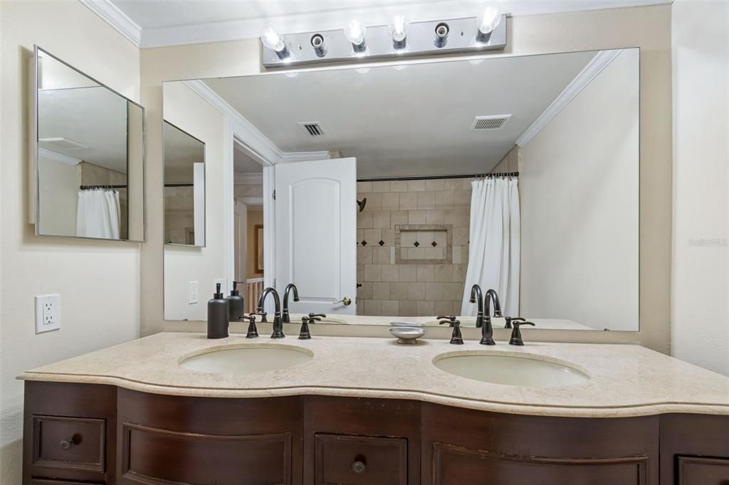 For Sale: $515,000 (3 beds, 3 baths, 1700 Square Feet)