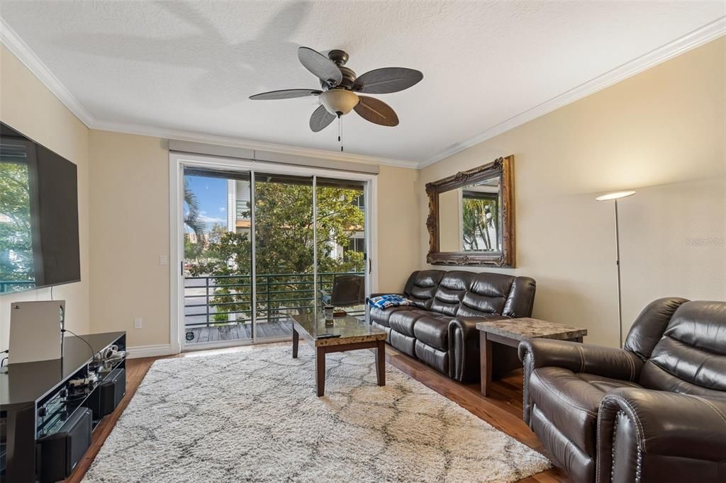 For Sale: $515,000 (3 beds, 3 baths, 1700 Square Feet)