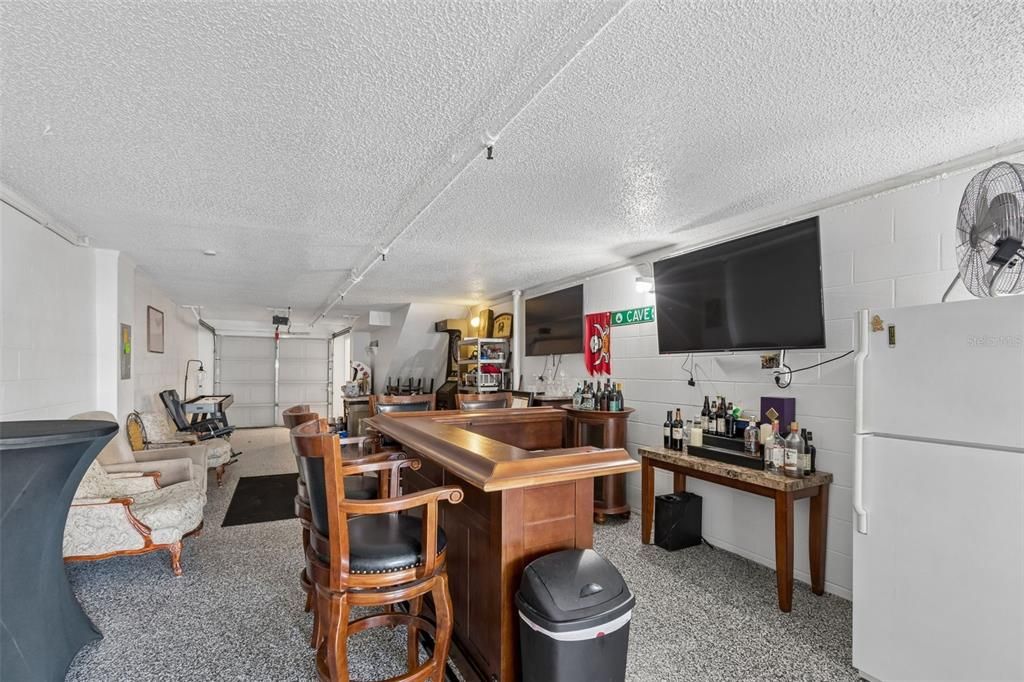 For Sale: $515,000 (3 beds, 3 baths, 1700 Square Feet)