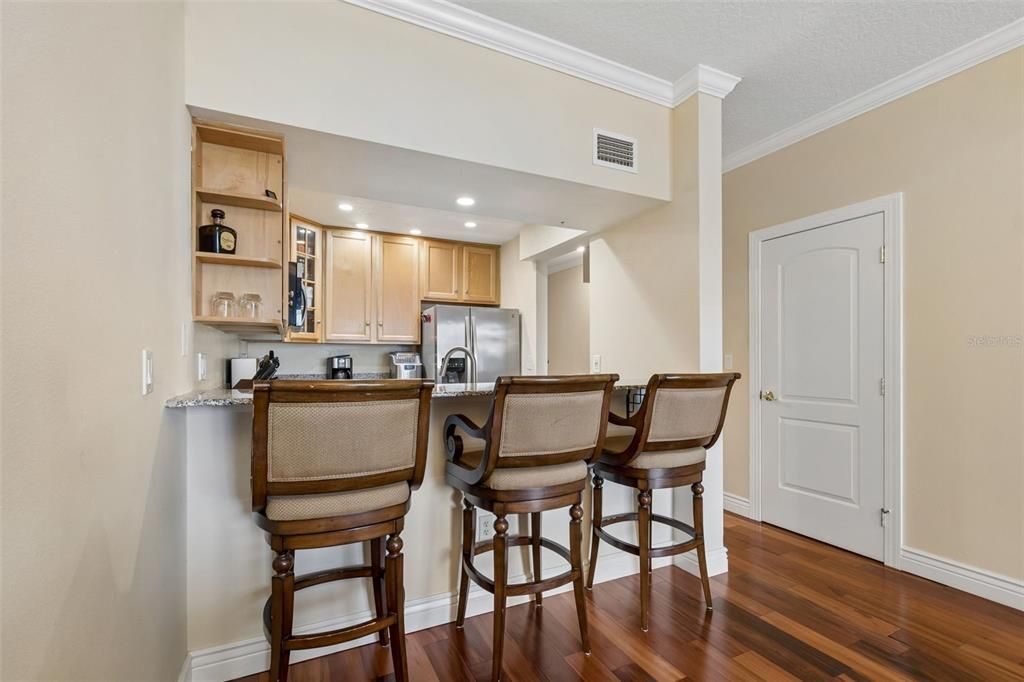 For Sale: $515,000 (3 beds, 3 baths, 1700 Square Feet)