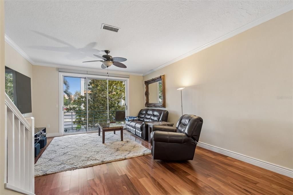 For Sale: $515,000 (3 beds, 3 baths, 1700 Square Feet)
