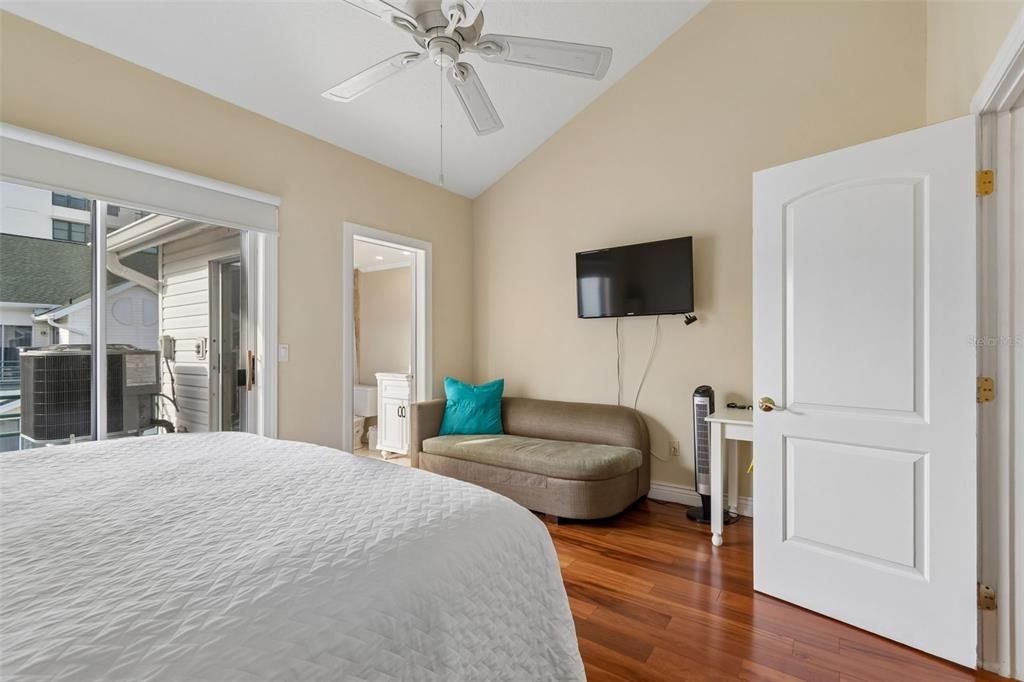 For Sale: $515,000 (3 beds, 3 baths, 1700 Square Feet)