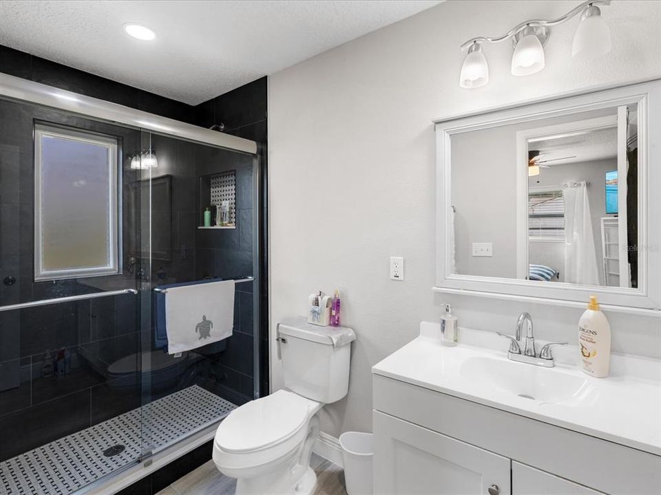 For Rent: $2,100 (3 beds, 2 baths, 1170 Square Feet)