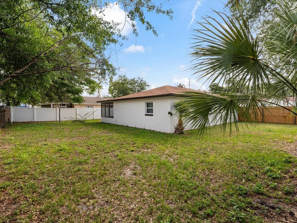 For Rent: $2,100 (3 beds, 2 baths, 1170 Square Feet)