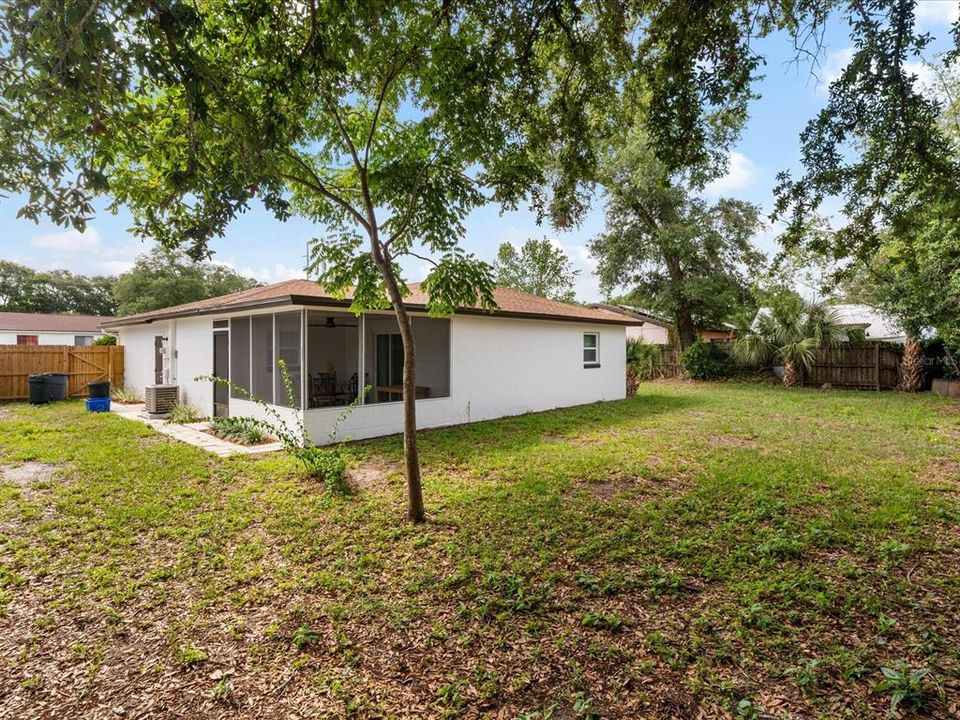 For Rent: $2,100 (3 beds, 2 baths, 1170 Square Feet)