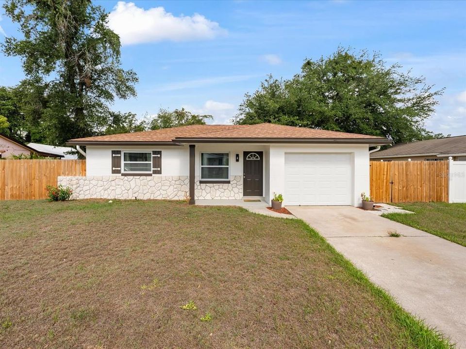 For Rent: $2,100 (3 beds, 2 baths, 1170 Square Feet)