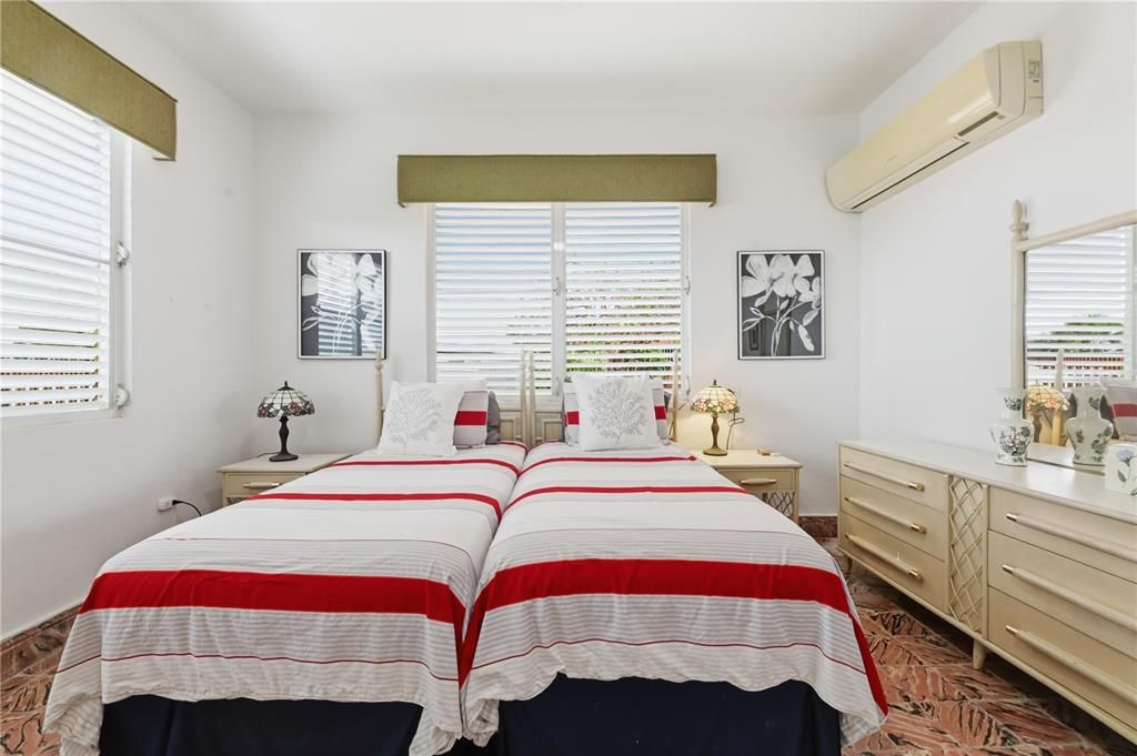 For Sale: $357,000 (4 beds, 3 baths, 1508 Square Feet)