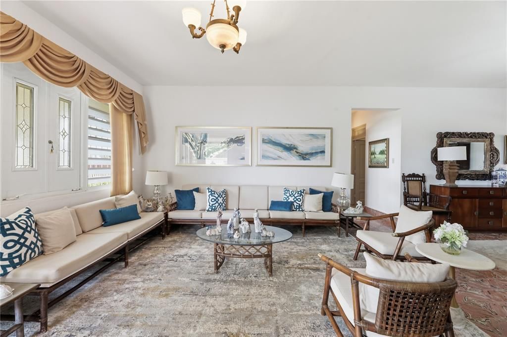 For Sale: $357,000 (4 beds, 3 baths, 1508 Square Feet)