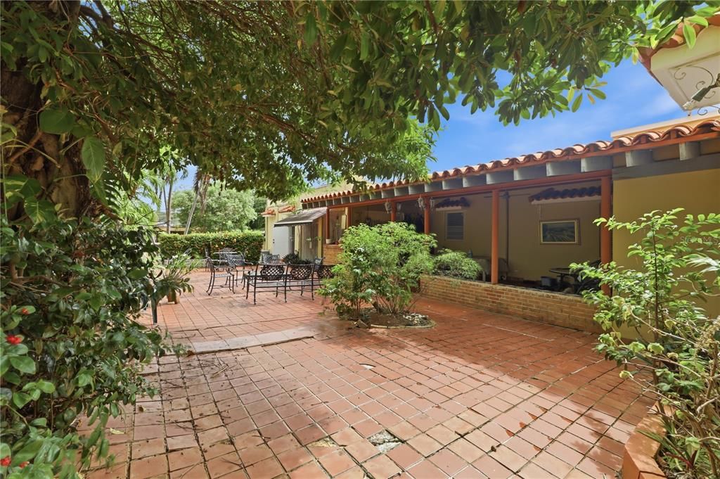 For Sale: $357,000 (4 beds, 3 baths, 1508 Square Feet)