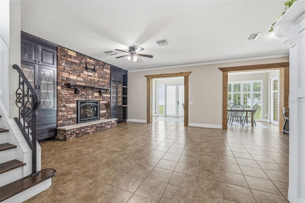 Active With Contract: $465,900 (5 beds, 2 baths, 2906 Square Feet)