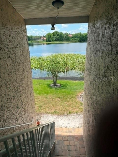 For Sale: $175,000 (2 beds, 2 baths, 1053 Square Feet)