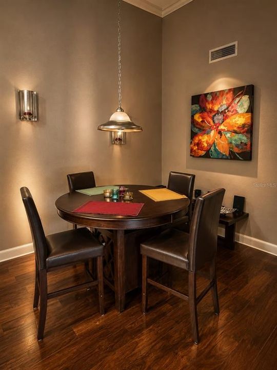 For Sale: $175,000 (2 beds, 2 baths, 1053 Square Feet)