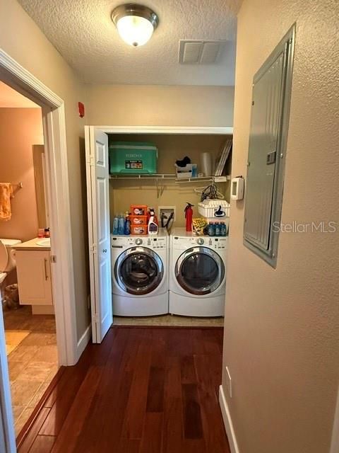 For Sale: $175,000 (2 beds, 2 baths, 1053 Square Feet)