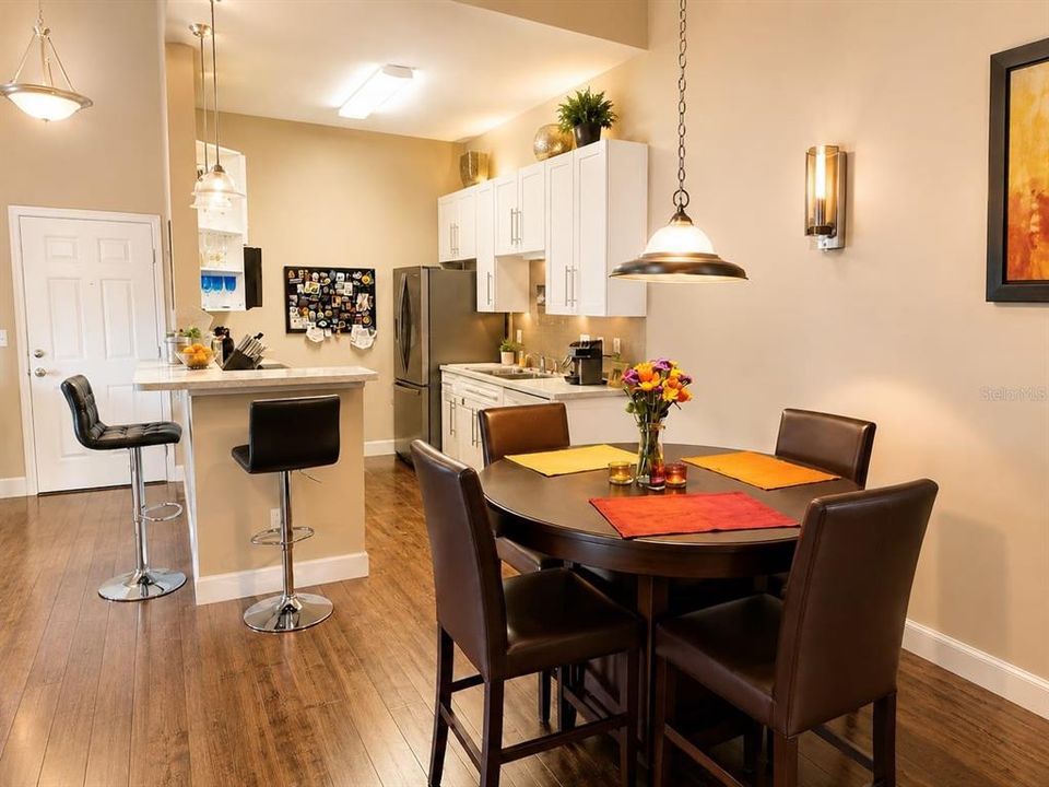 For Sale: $175,000 (2 beds, 2 baths, 1053 Square Feet)