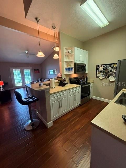 For Sale: $175,000 (2 beds, 2 baths, 1053 Square Feet)