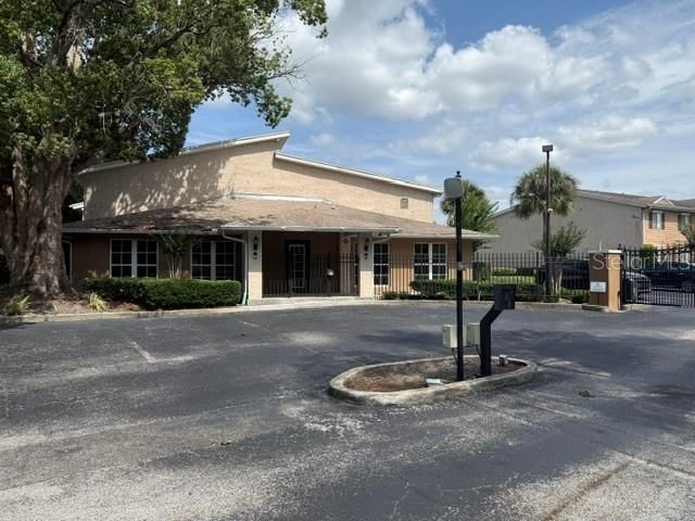 For Sale: $175,000 (2 beds, 2 baths, 1053 Square Feet)