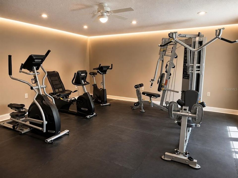 En Venta: $174,900 (2 camas, 2 baños, 1053 Pies cuadrados)