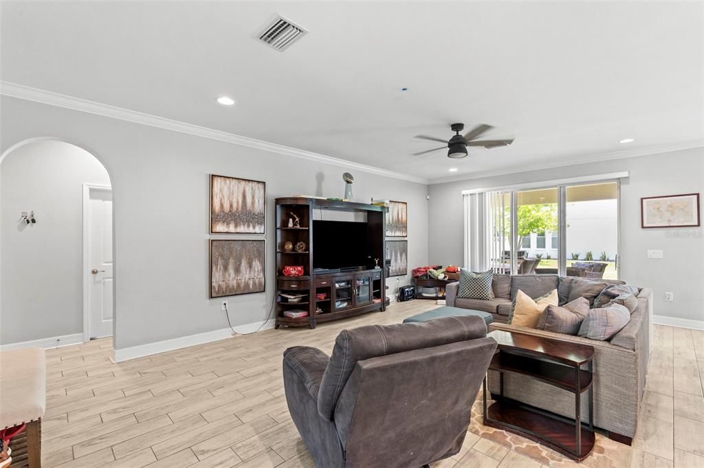 For Rent: $3,600 (4 beds, 3 baths, 2933 Square Feet)