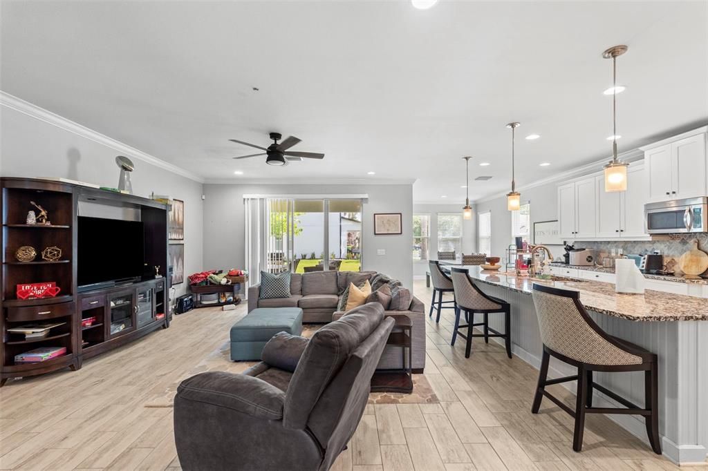 For Rent: $3,600 (4 beds, 3 baths, 2933 Square Feet)