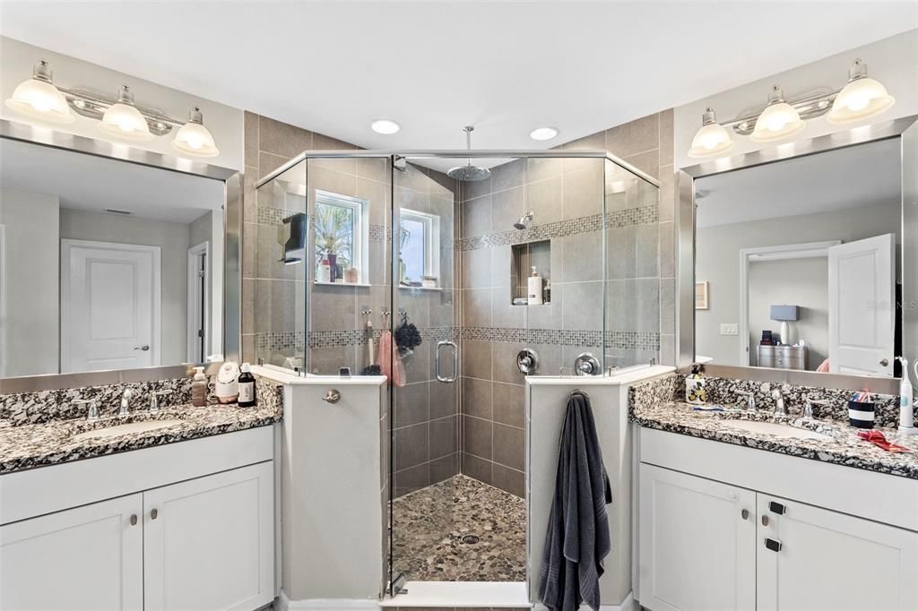 For Rent: $3,600 (4 beds, 3 baths, 2933 Square Feet)