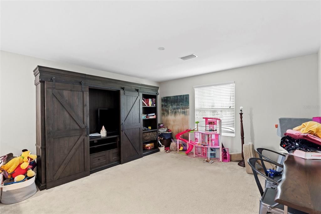 For Rent: $3,600 (4 beds, 3 baths, 2933 Square Feet)