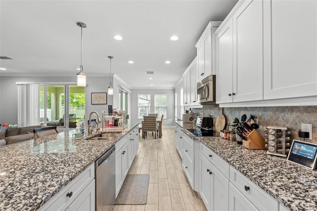 For Rent: $3,600 (4 beds, 3 baths, 2933 Square Feet)