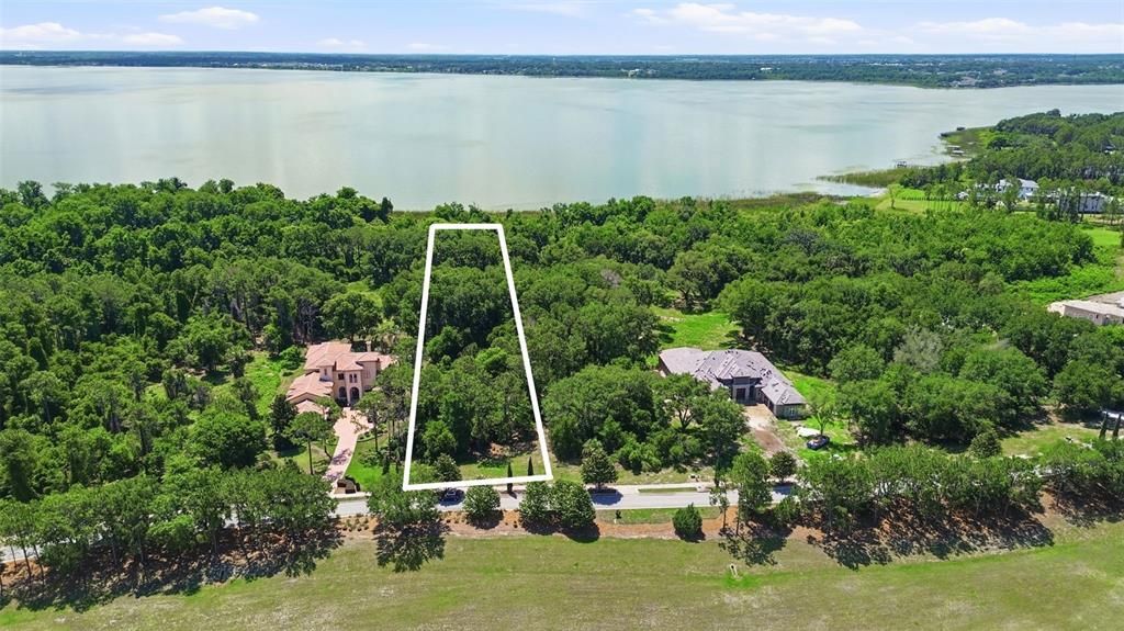 En Venta: $759,000 (1.26 acres)