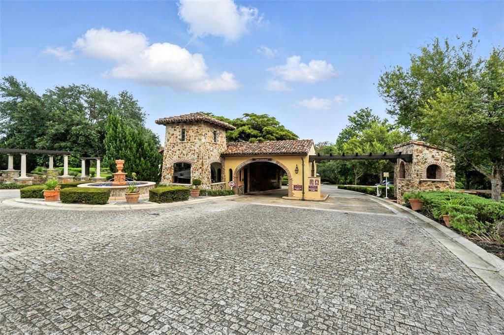 En Venta: $759,000 (1.26 acres)