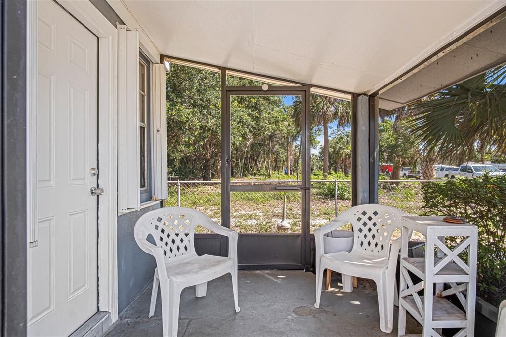 For Sale: $280,000 (3 beds, 2 baths, 1250 Square Feet)