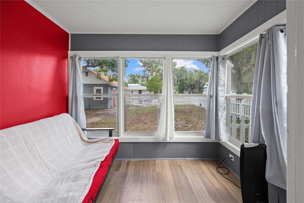 For Sale: $223,000 (2 beds, 1 baths, 776 Square Feet)