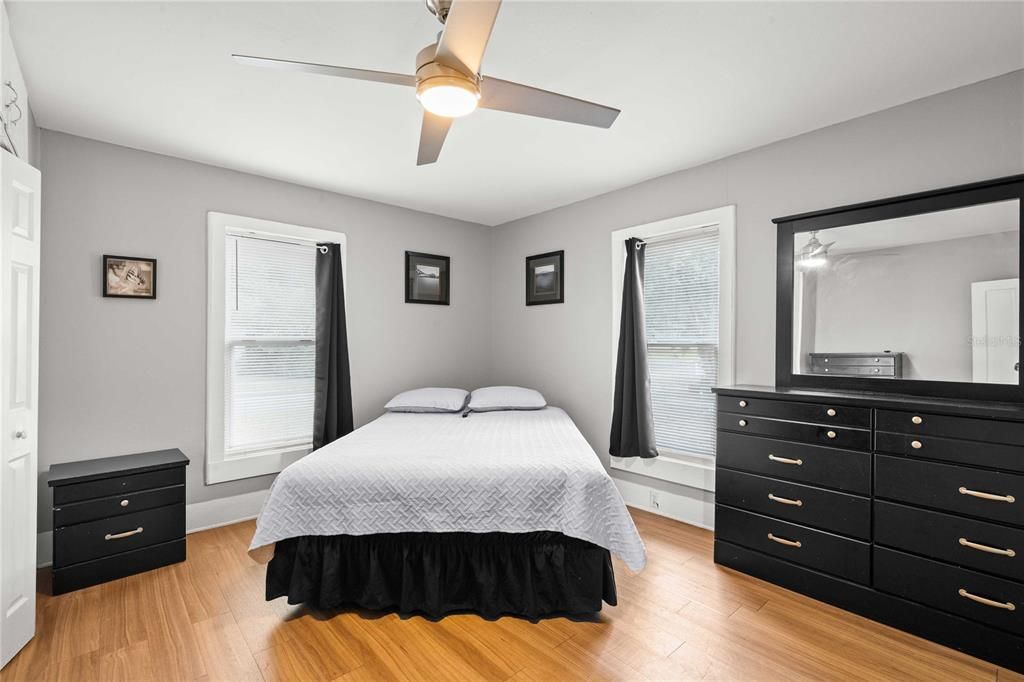 For Sale: $223,000 (2 beds, 1 baths, 776 Square Feet)