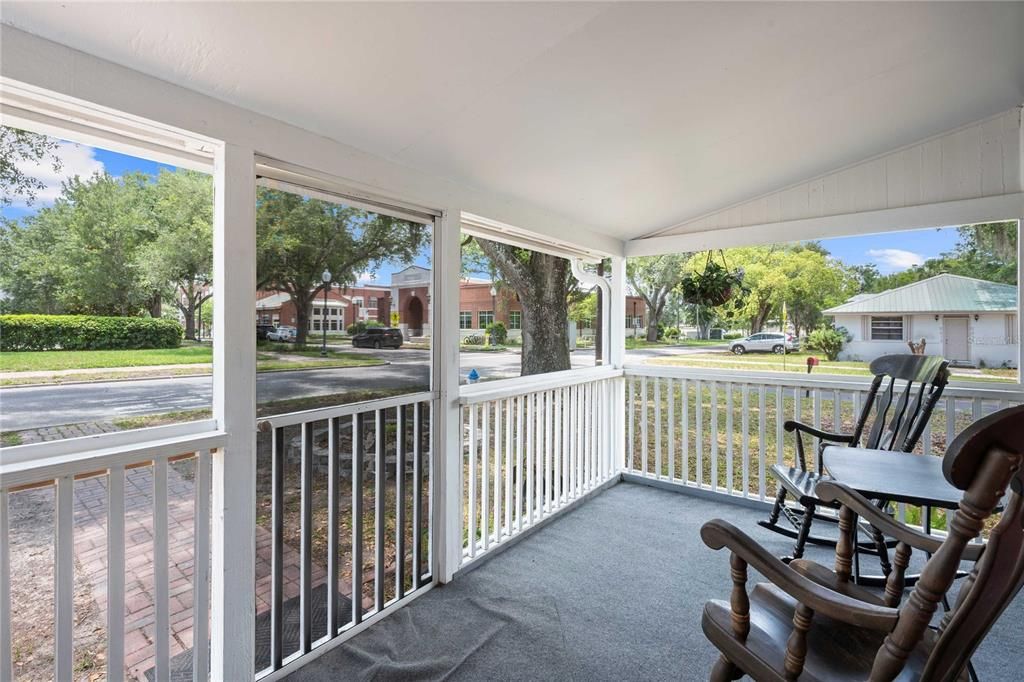For Sale: $223,000 (2 beds, 1 baths, 776 Square Feet)