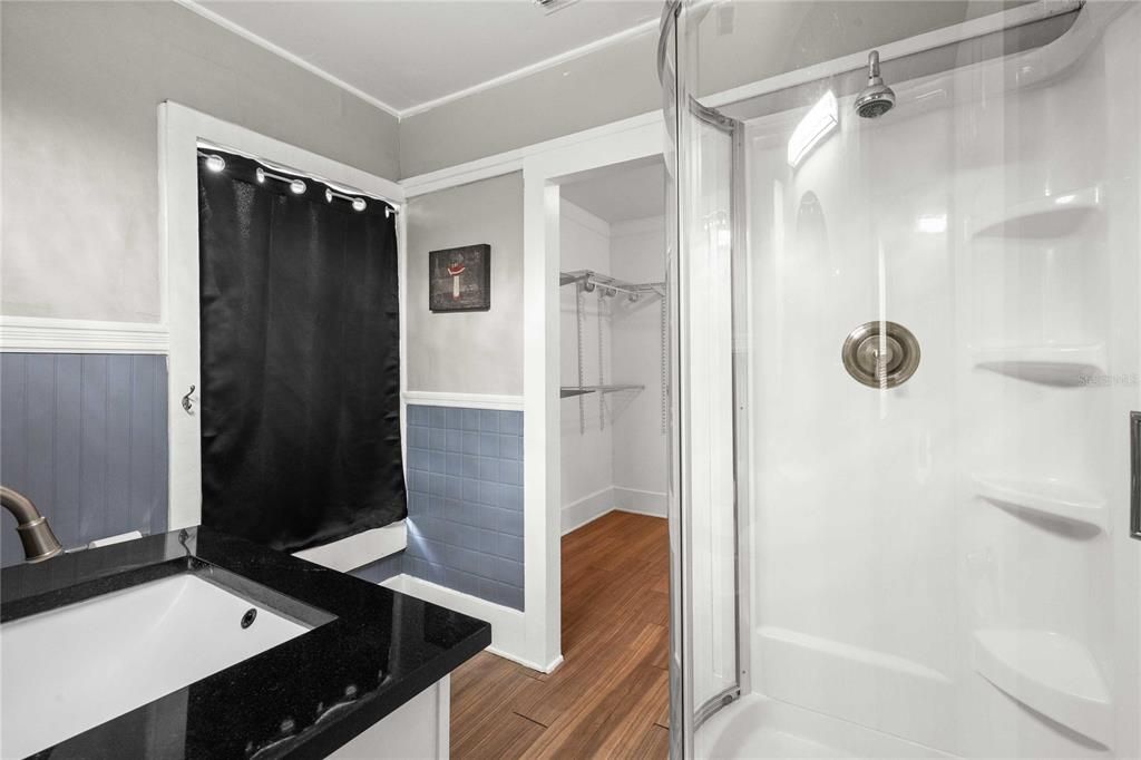 For Sale: $223,000 (2 beds, 1 baths, 776 Square Feet)