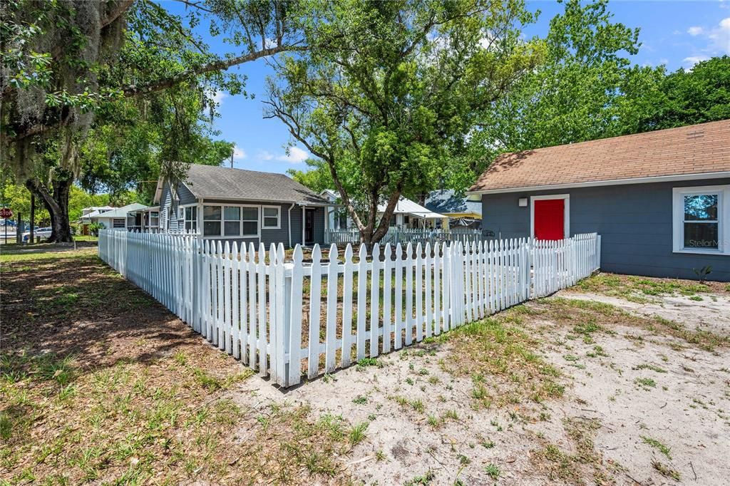 For Sale: $223,000 (2 beds, 1 baths, 776 Square Feet)
