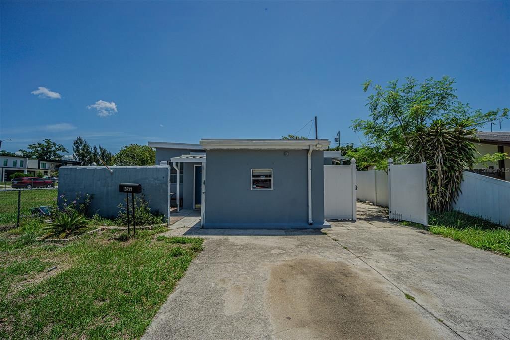 For Sale: $425,000 (4 beds, 1 baths, 1288 Square Feet)