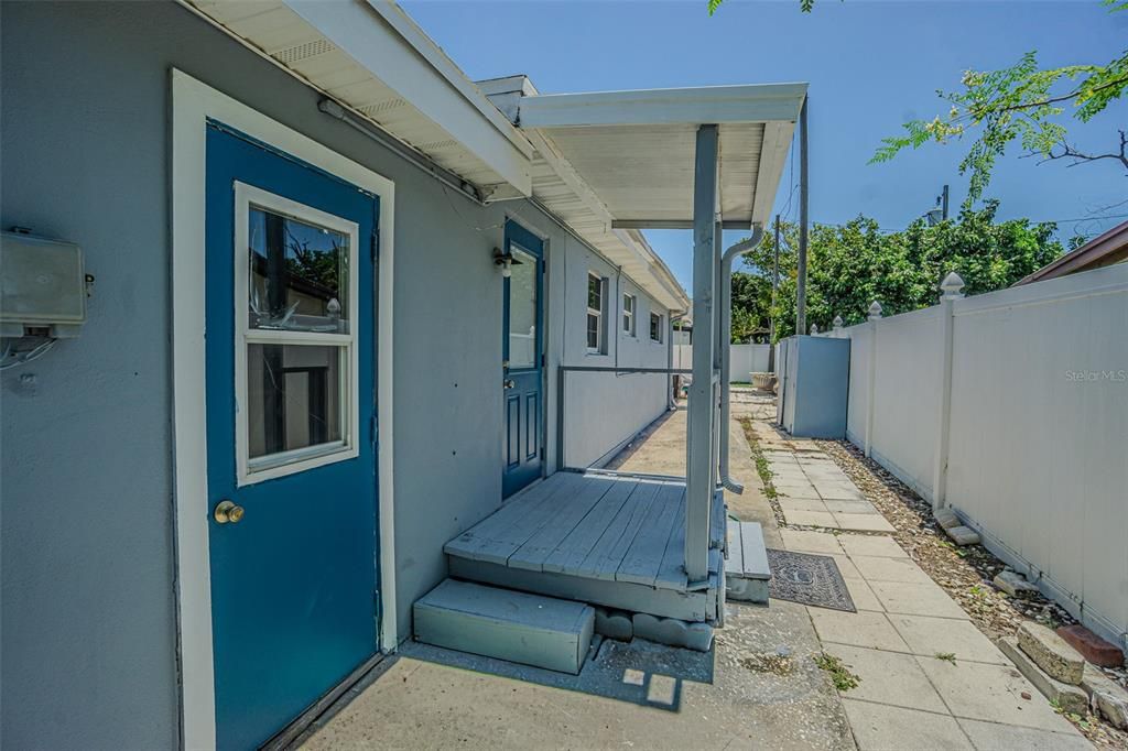 For Sale: $425,000 (4 beds, 1 baths, 1288 Square Feet)