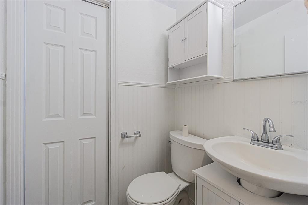 For Sale: $425,000 (4 beds, 1 baths, 1288 Square Feet)