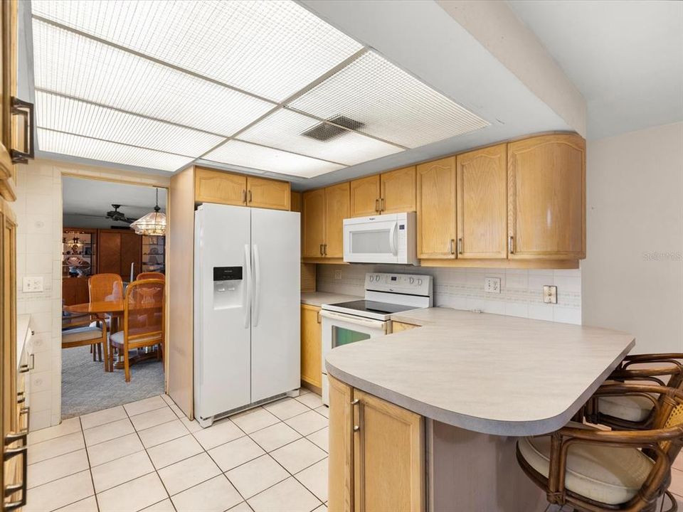 Activo con contrato: $429,900 (3 camas, 2 baños, 1665 Pies cuadrados)