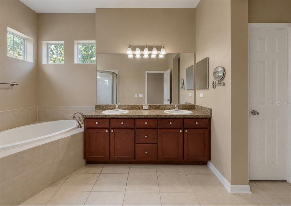 For Sale: $374,900 (3 beds, 2 baths, 1850 Square Feet)