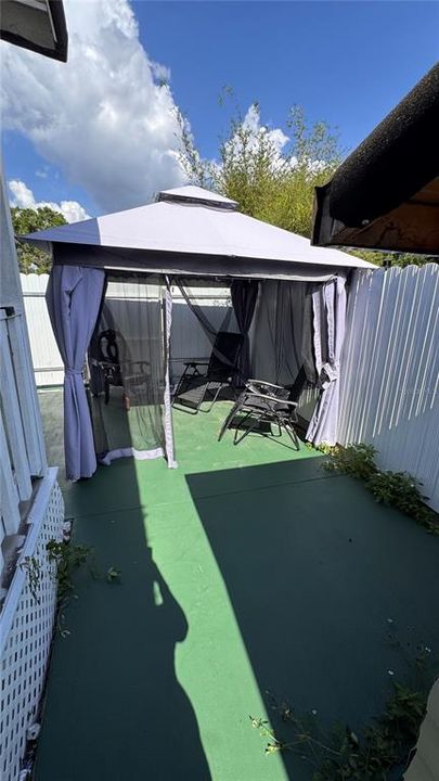 На продажу: $245,000 (2 спален, 2 ванн, 648 Квадратных фут)