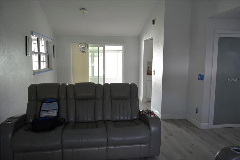 В аренду: $2,850 (3 спален, 2 ванн, 1330 Квадратных фут)