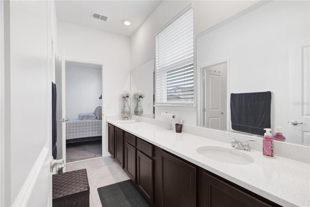 For Sale: $519,990 (4 beds, 3 baths, 2645 Square Feet)